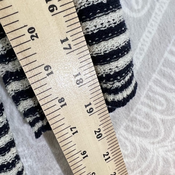 COPY - ADORABLE ART TO WEAR TOP SIZE L LARGE STRIPE CREAM BLACK EUC SWEATER SHIโฆ - Picture 12 of 13